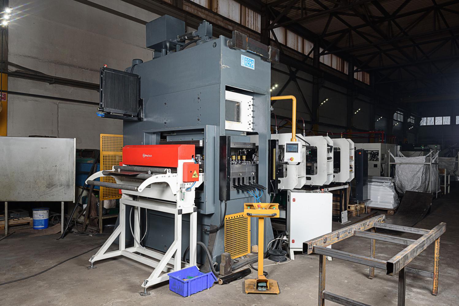 Разработана автоматическая линия по производству заготовок кабельных лотков