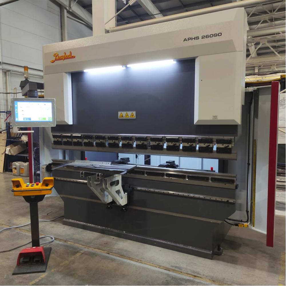 Пусконаладочные работы гидравлического гибочного пресса с ЧПУ Baykal APHS 26090