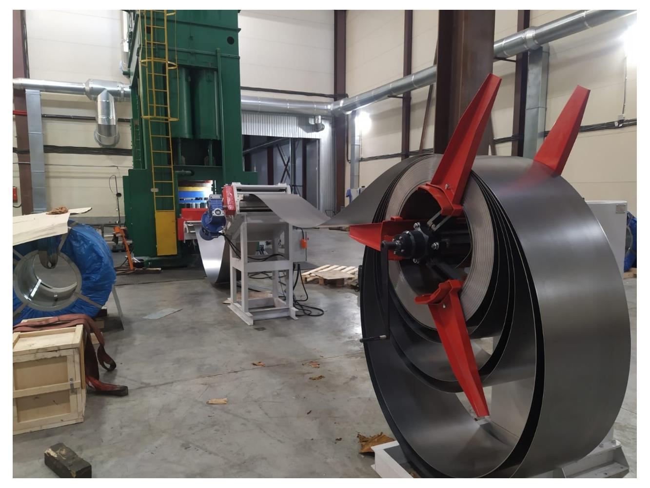 Изготовлен листоштамповочный автоматический комплекс