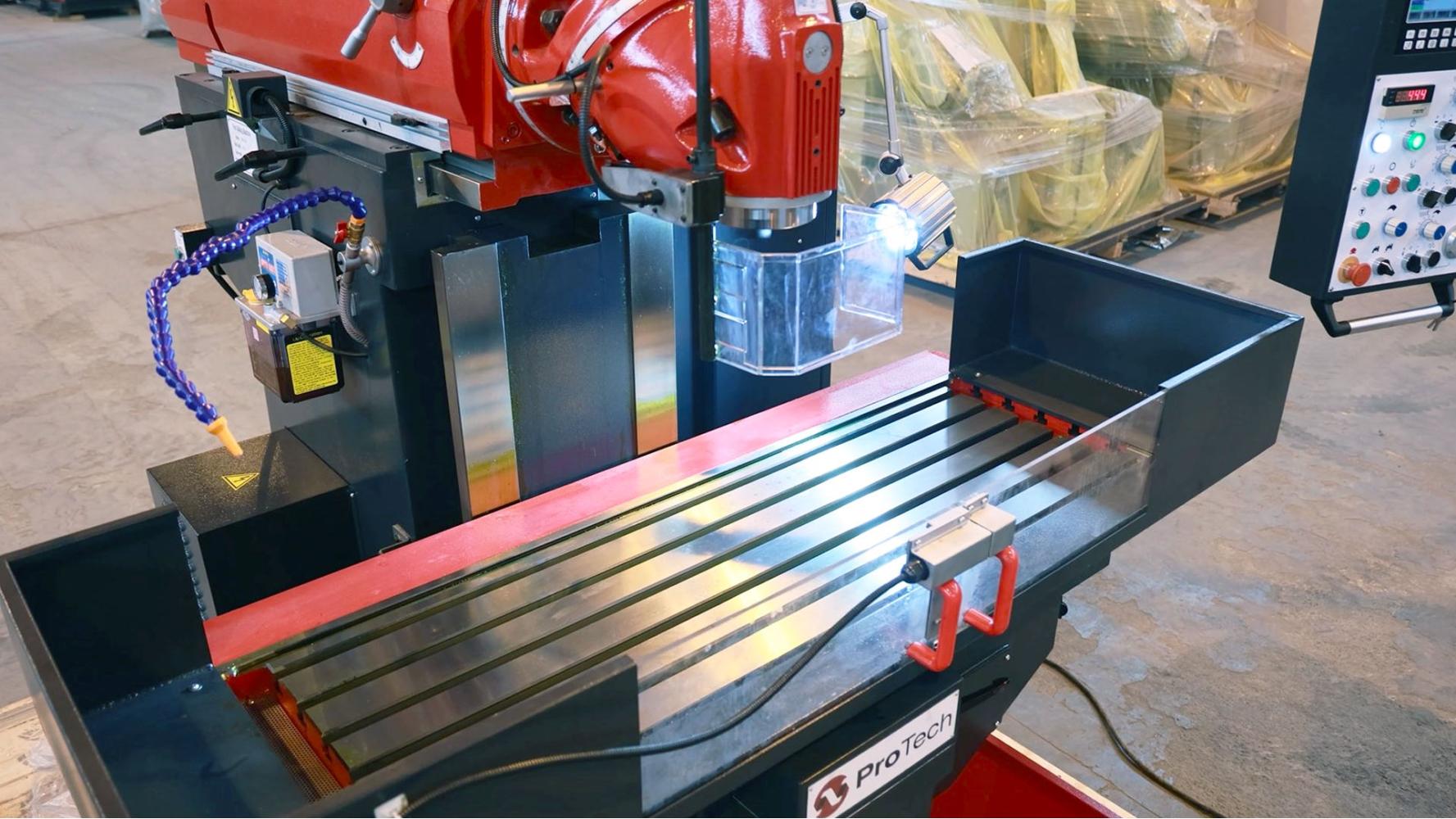 Универсальный фрезерный станок UM-1650