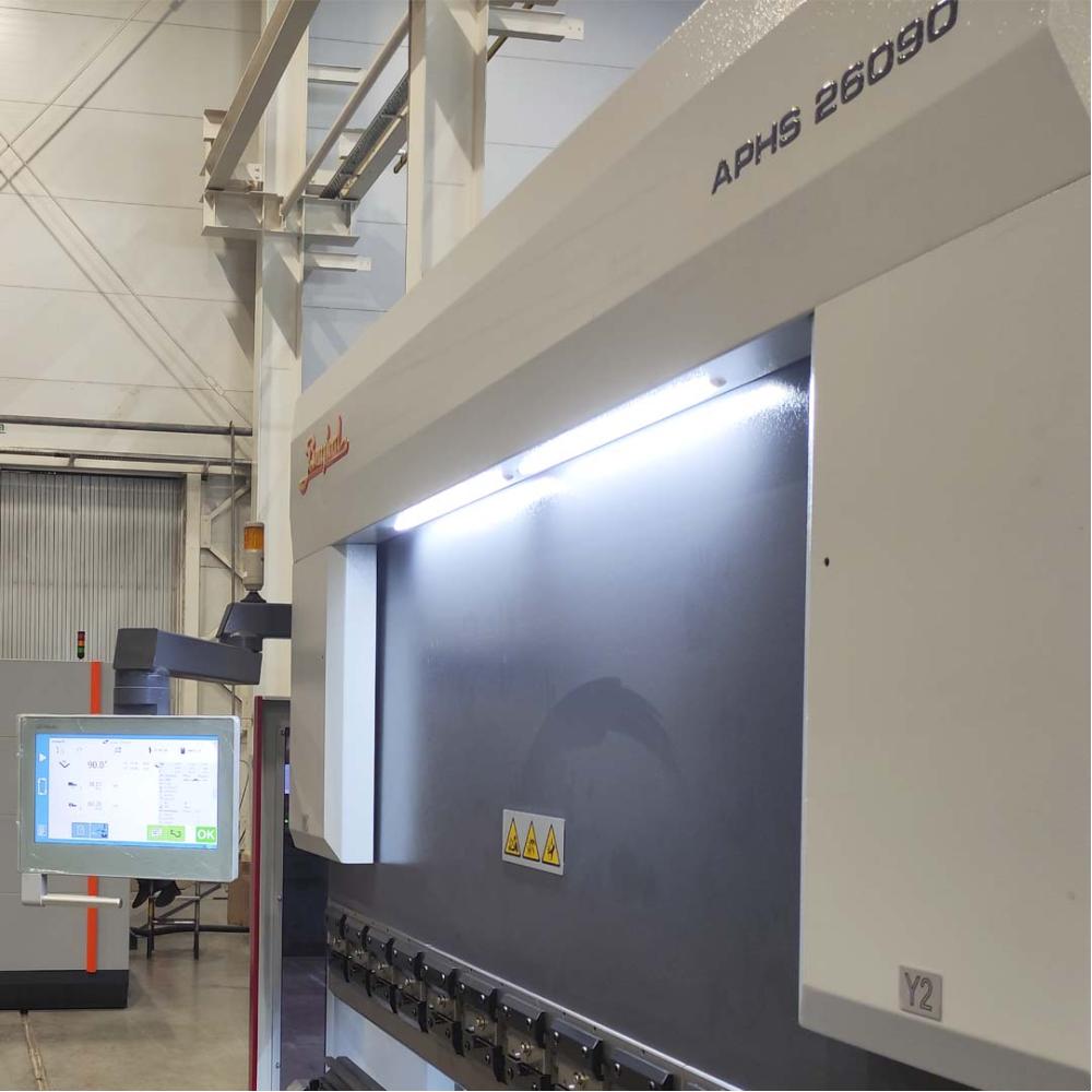 Пусконаладочные работы гидравлического гибочного пресса с ЧПУ Baykal APHS 26090