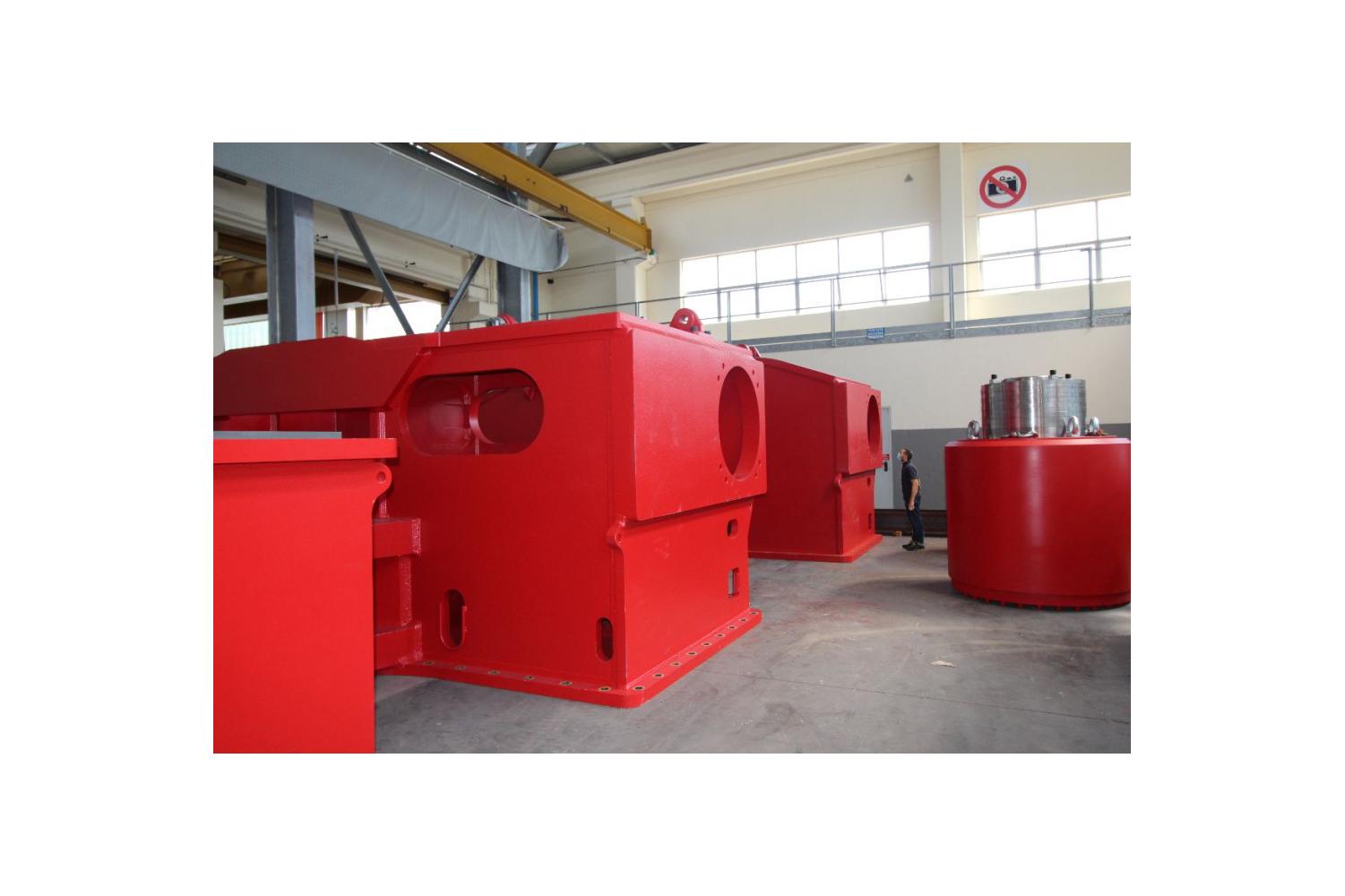 Самые огромные гидравлические цилиндры из когда-либо созданных для вальцовочных машин