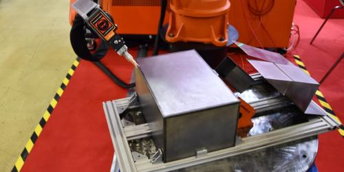 Роботизированная лазерная сварка баков