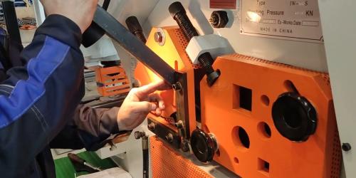 Пусконаладочные работы гидравлических комбинированных пресс-ножниц