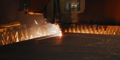 Как выбрать оптимальный станок для раскроя листового металла?