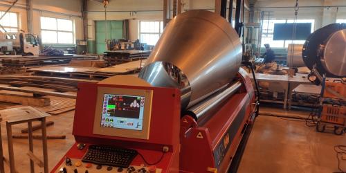 Осуществлен монтаж и ввод в эксплуатацию 4-валкового гидравлического листогибочного станка