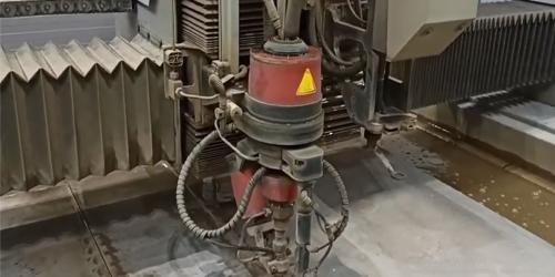 Проведено техобслуживание станка гидроабразивной резки Resato