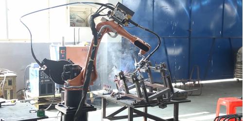 Новинка: промышленные роботы бренда STEP