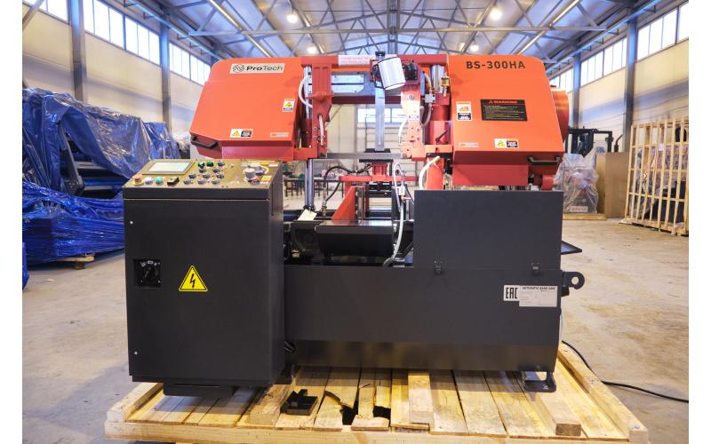 Автоматический ленточнопильный станок колонного типа ProTech BS-300HA Автоматический ленточнопильный станок колонного типа