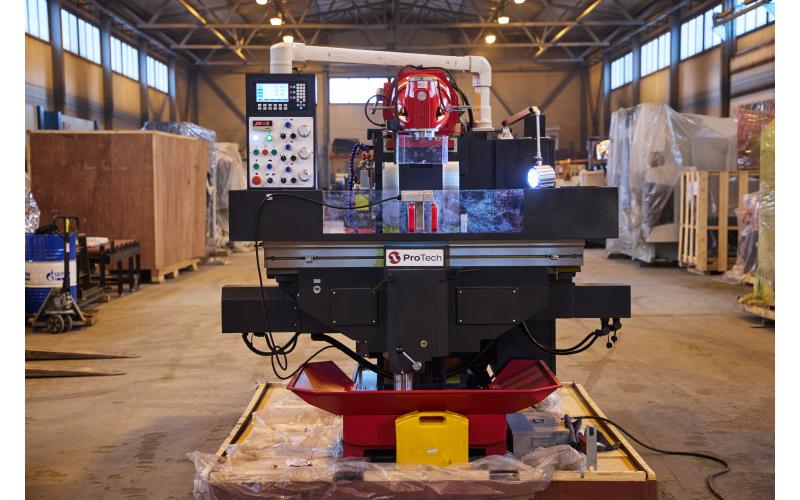 Универсальный фрезерный станок ProTech UM-2050 Универсальный фрезерный станок