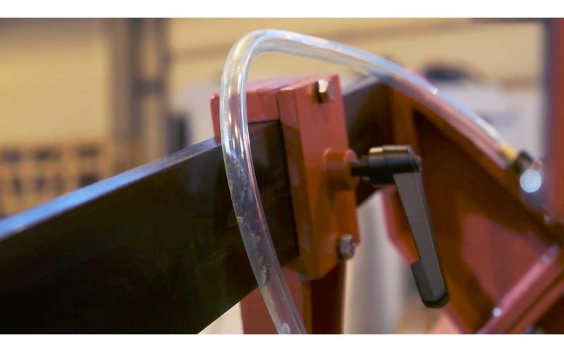 Ручной ленточнопильный станок ProTech BS-916V Ручной ленточнопильный станок