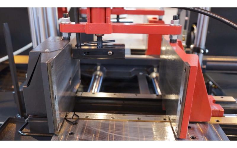 Автоматический ленточнопильный станок колонного типа ProTech BS-4036HA Автоматический ленточнопильный станок колонного типа