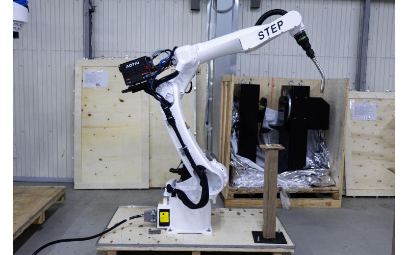 STEP SA6/2000H Сварочный робот-манипулятор