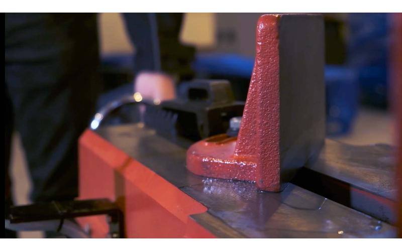 Ручной ленточнопильный станок ProTech BS-916V Ручной ленточнопильный станок