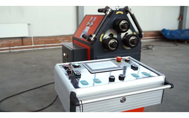 3-валковый гидравлический профилегибочный станок AKYAPAK APK 81 3-валковый гидравлический профилегибочный станок