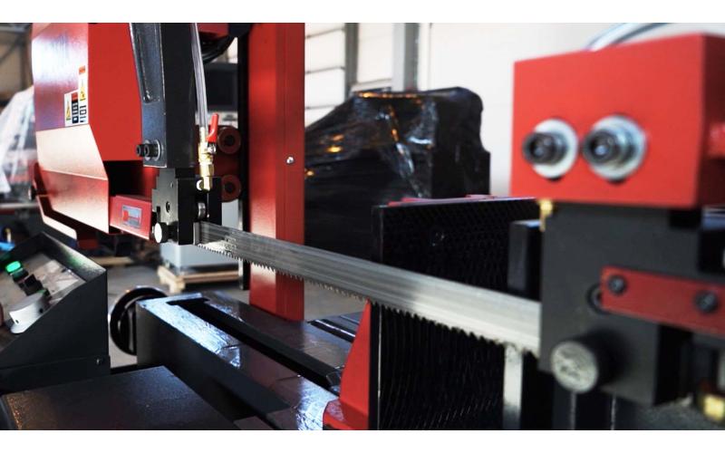 Полуавтоматический ленточнопильный станок колонного типа ProTech BS-360A Полуавтоматический ленточнопильный станок колонного типа