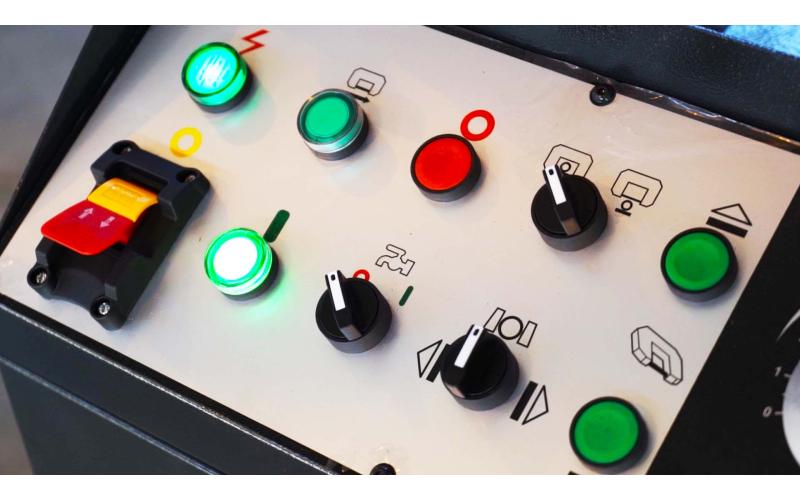 Полуавтоматический ленточнопильный станок колонного типа ProTech BS-360A Полуавтоматический ленточнопильный станок колонного типа