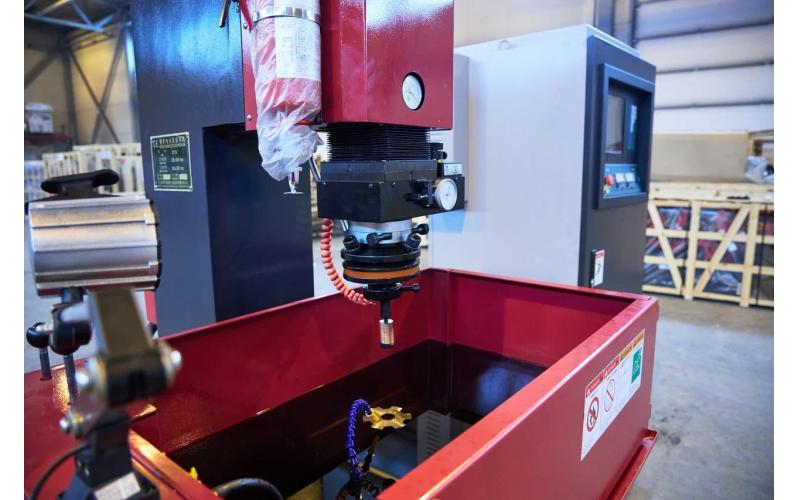 ProTech D-7132 Копировально-прошивной станок 