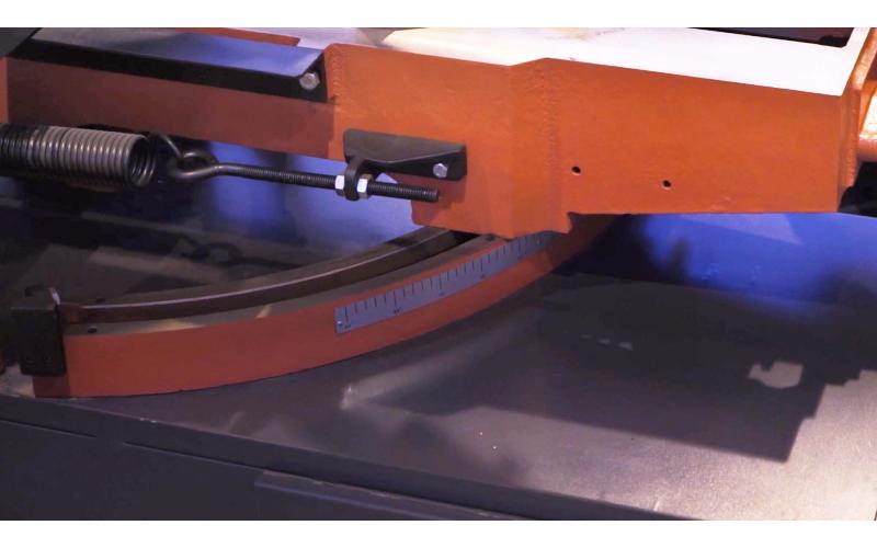 Полуавтоматический ленточнопильный станок маятникового типа ProTech BS-250SSA Полуавтоматический ленточнопильный станок маятникового типа