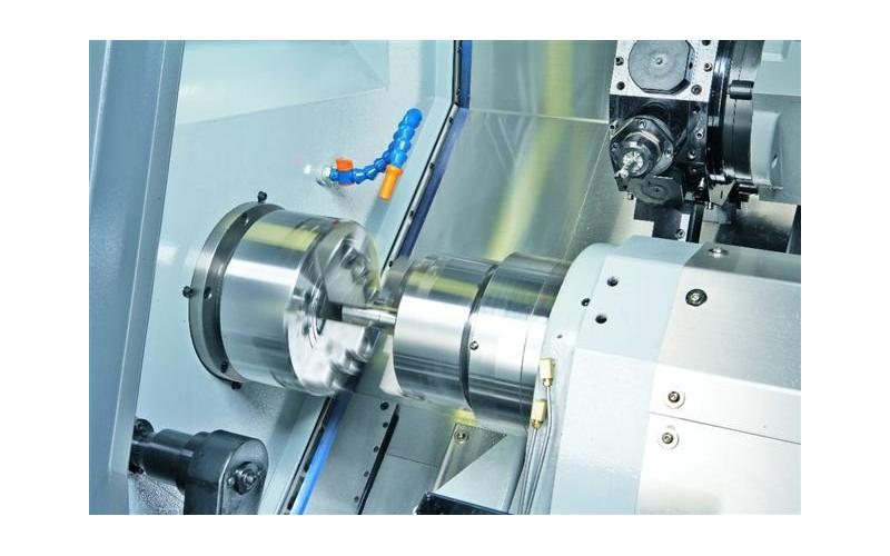 Токарный станок с ЧПУ с противошпинделем и приводным инструментом ACCUWAY UT-200SM Токарный станок с ЧПУ с противошпинделем и приводным инструментом