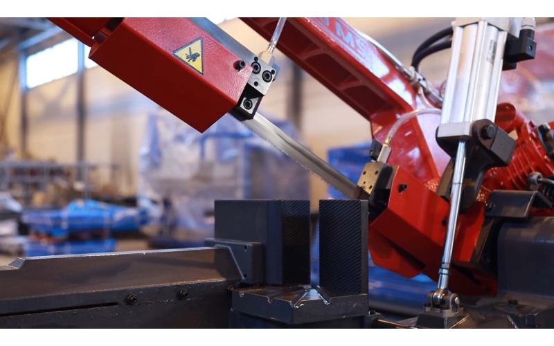 Полуавтоматический ленточнопильный станок маятникового типа с поворотной рамой ProTech BS-320MSI Полуавтоматический ленточнопильный станок маятникового типа с поворотной рамой