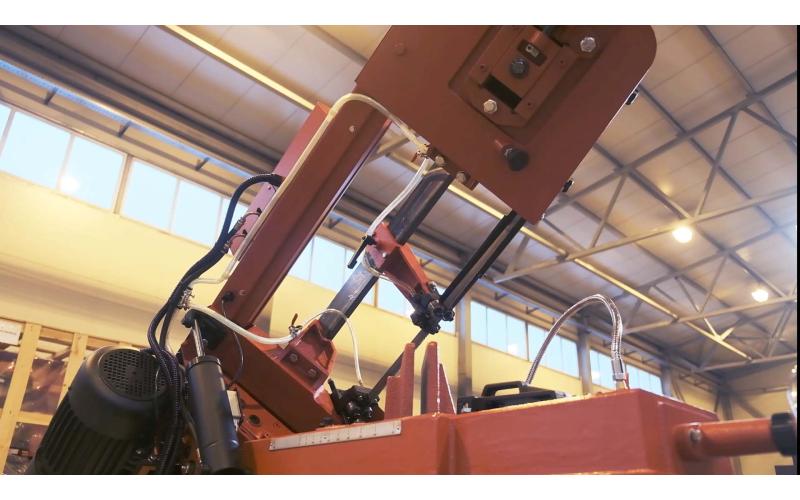 Ручной ленточнопильный станок ProTech BS-916V Ручной ленточнопильный станок