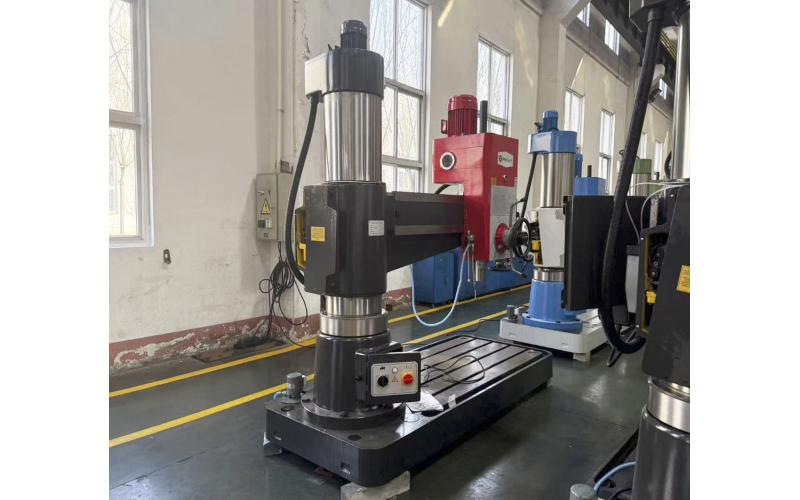 Радиально-сверлильный станок ProTech RDM-3050x16 Радиально-сверлильный станок