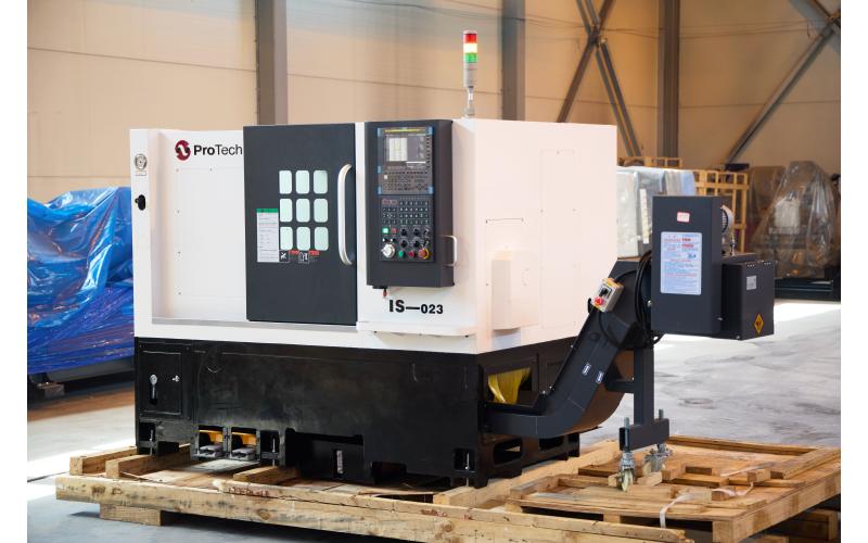 Токарный станок с ЧПУ на направляющих качения ProTech IS-023 Токарный станок с ЧПУ на направляющих качения