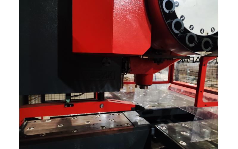 Автоматический сверлильный станок с ЧПУ AKYAPAK AFD 10 Автоматический сверлильный станок с ЧПУ