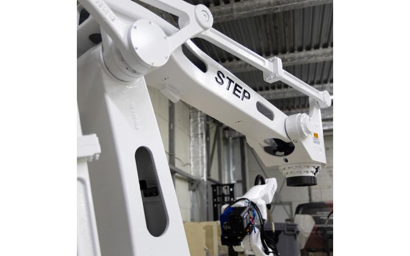 STEP SP120/2400 Робот-паллетайзер