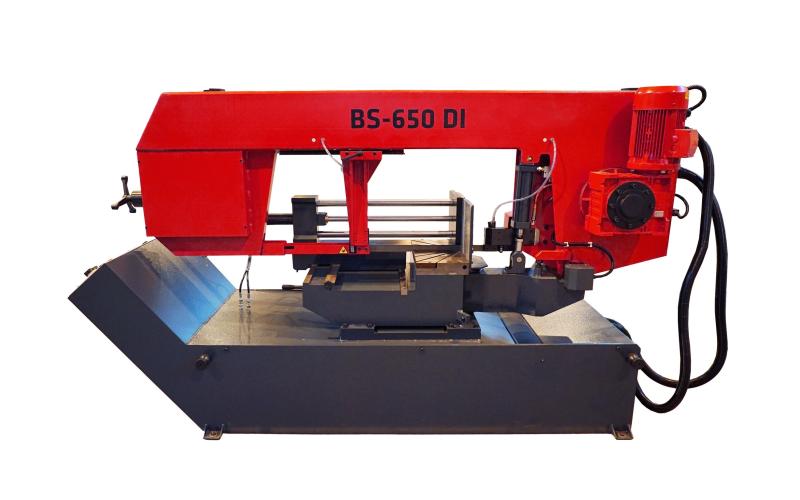 Полуавтоматический ленточнопильный станок маятникового типа с поворотной рамой ProTech BS-650DI Полуавтоматический ленточнопильный станок маятникового типа с поворотной рамой