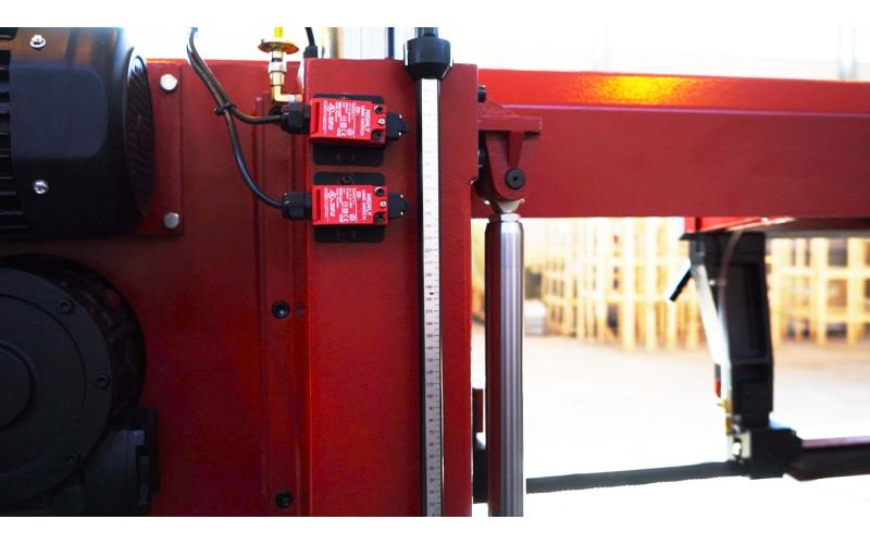 Полуавтоматический ленточнопильный станок колонного типа ProTech BS-360A Полуавтоматический ленточнопильный станок колонного типа