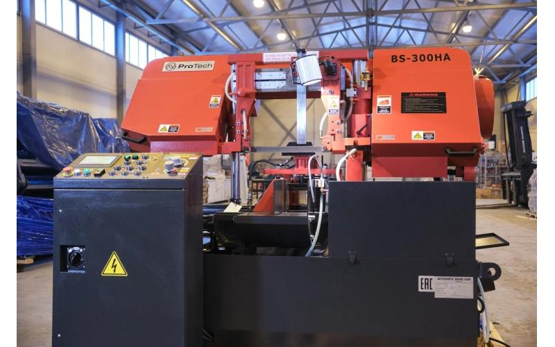 Автоматический ленточнопильный станок колонного типа ProTech BS-300HA Автоматический ленточнопильный станок колонного типа