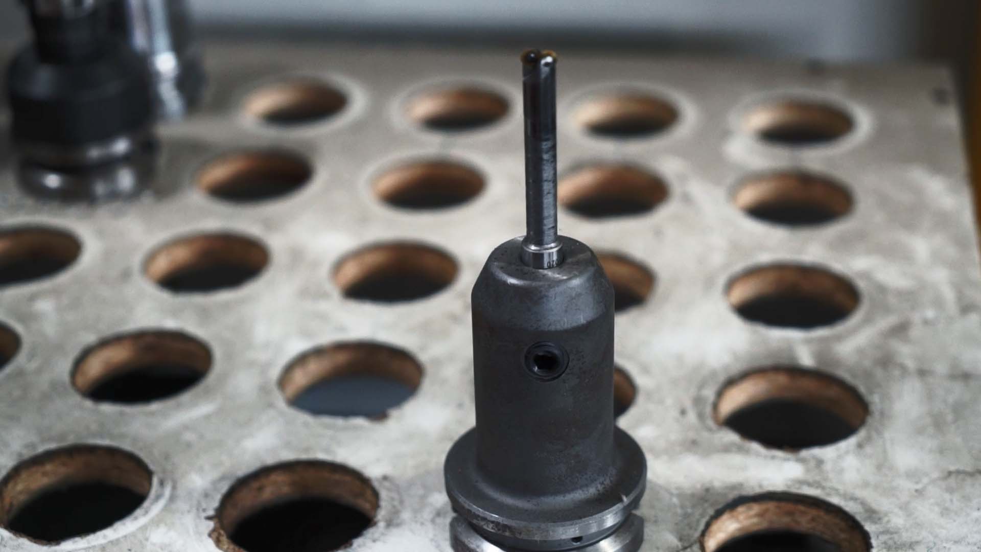 Круглые пластины и и радиусные фрезы используются для черновой и получистовой обработки