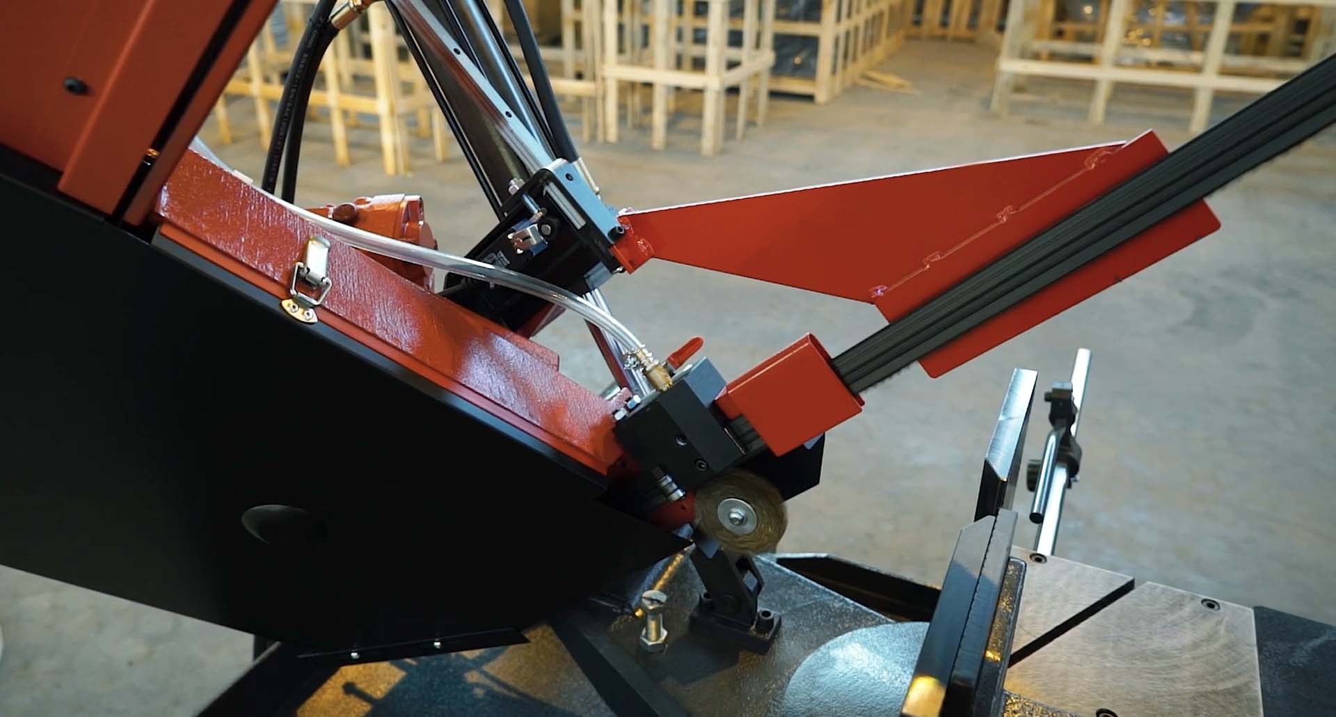 Каждое ленточнопильное полотно имеет свою ширину, толщину и длину