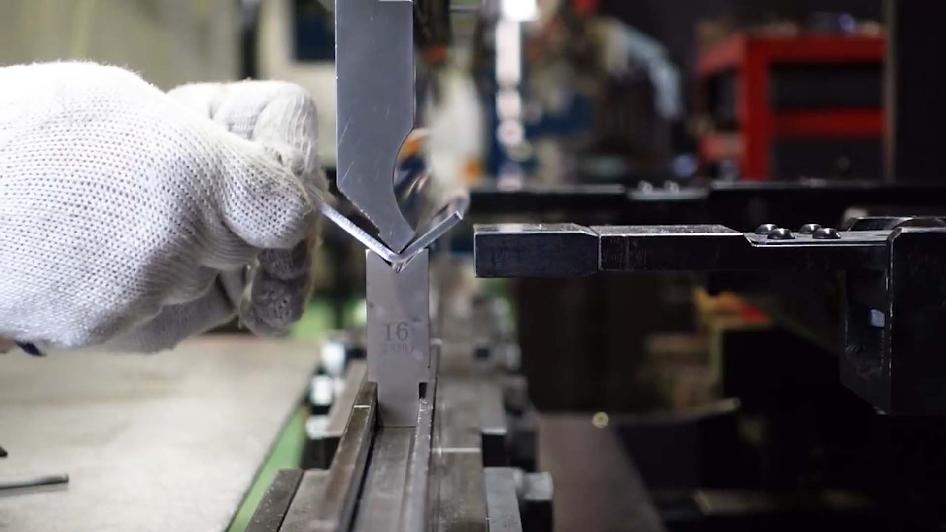 Воздушная гибка является универсальным решением для гибки изделий различных конфигураций