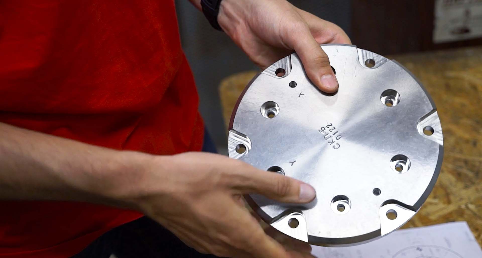 К отверстию применяются требования по точности, форме и качеству поверхности