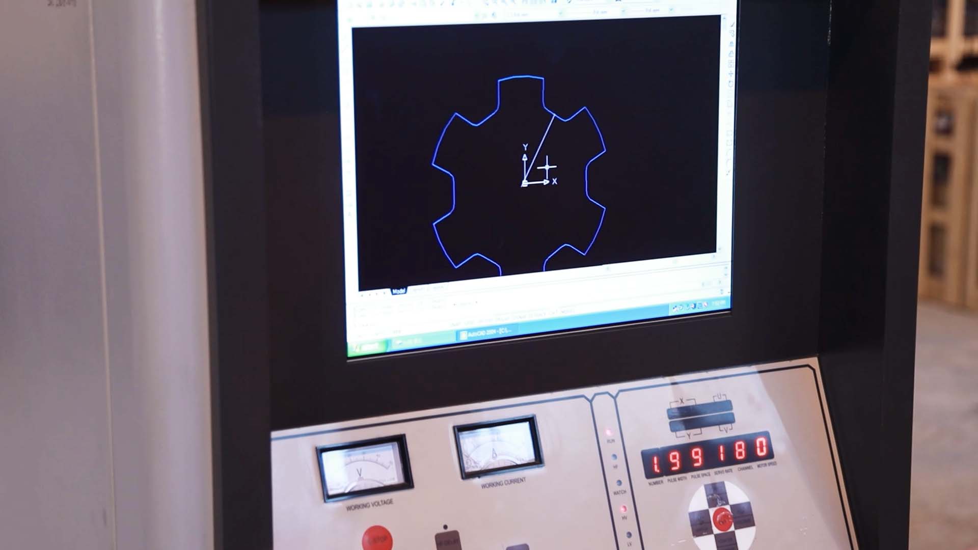 Процесс обработки начинается с изучения чертежа