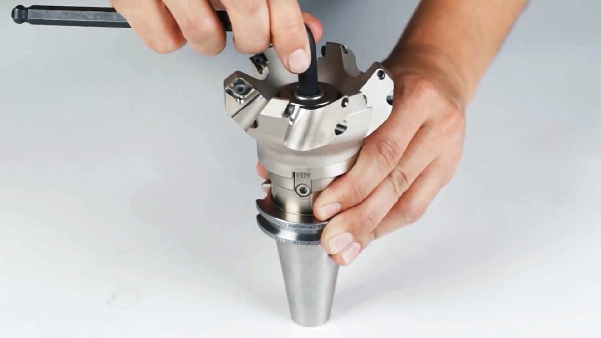 Для торцевого фрезерования чаще всего используются фрезы с главным углом в плане 45º