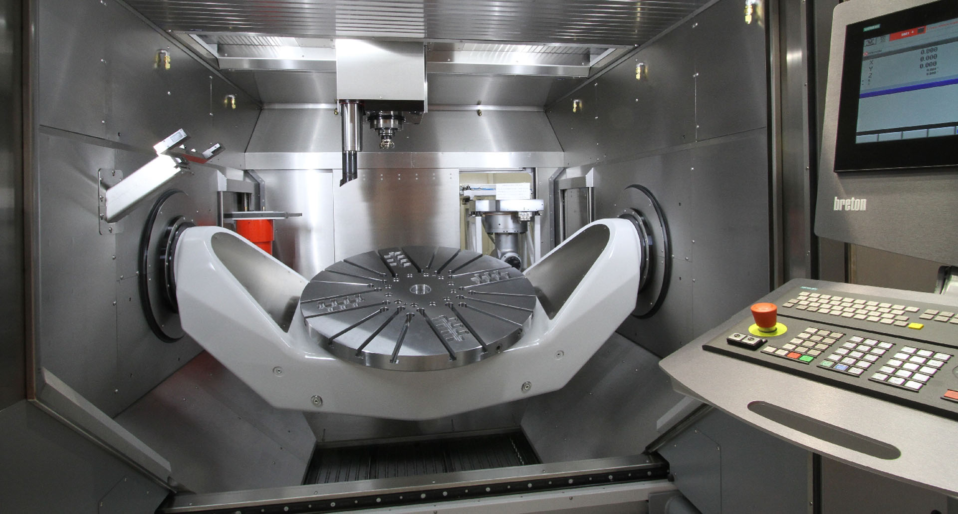 5 осевой станок позволяет обрабатывать детали по пяти осям одновременно