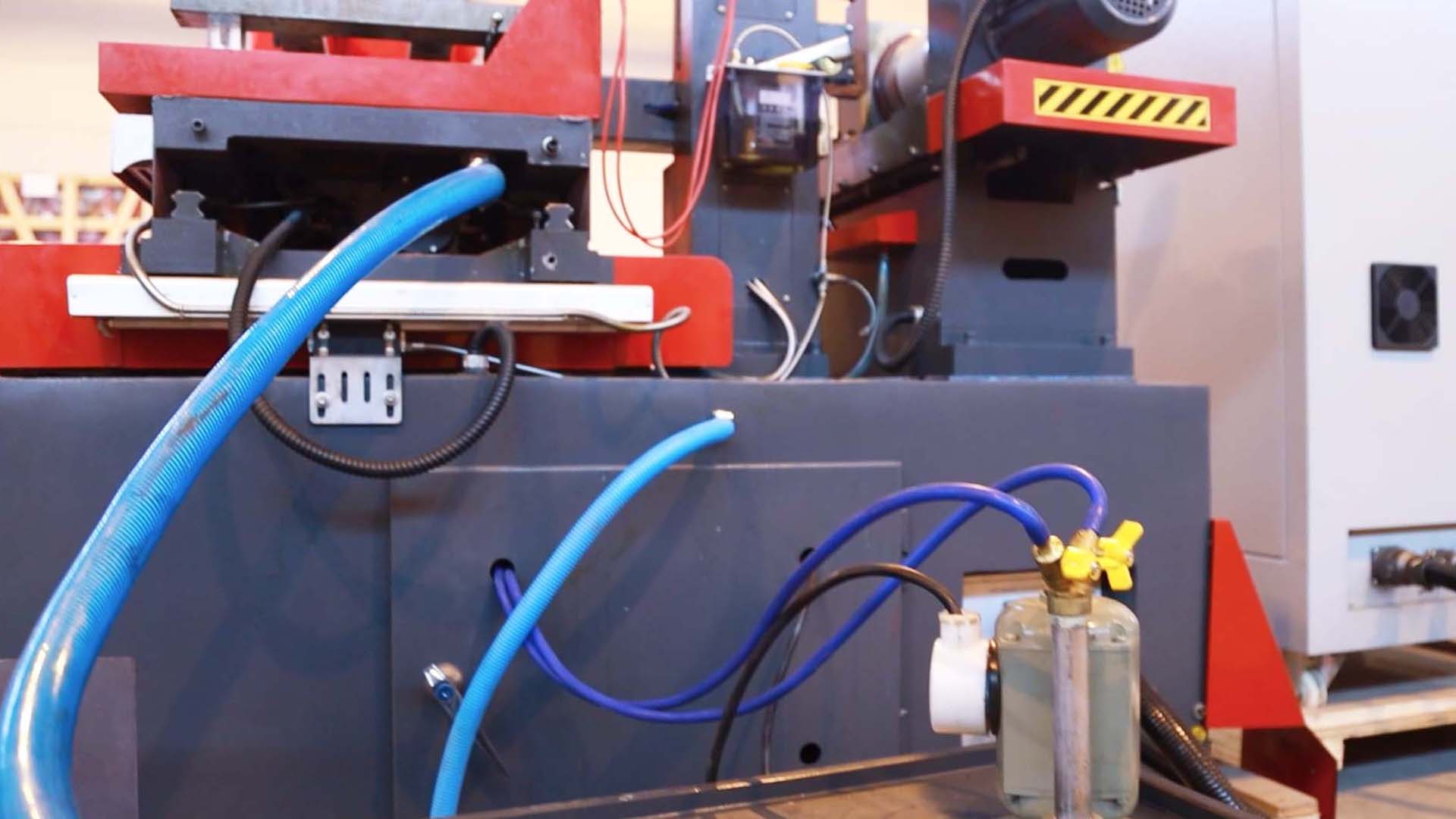 Чаще обновляем СОЖ и производим очистку бака от отходов