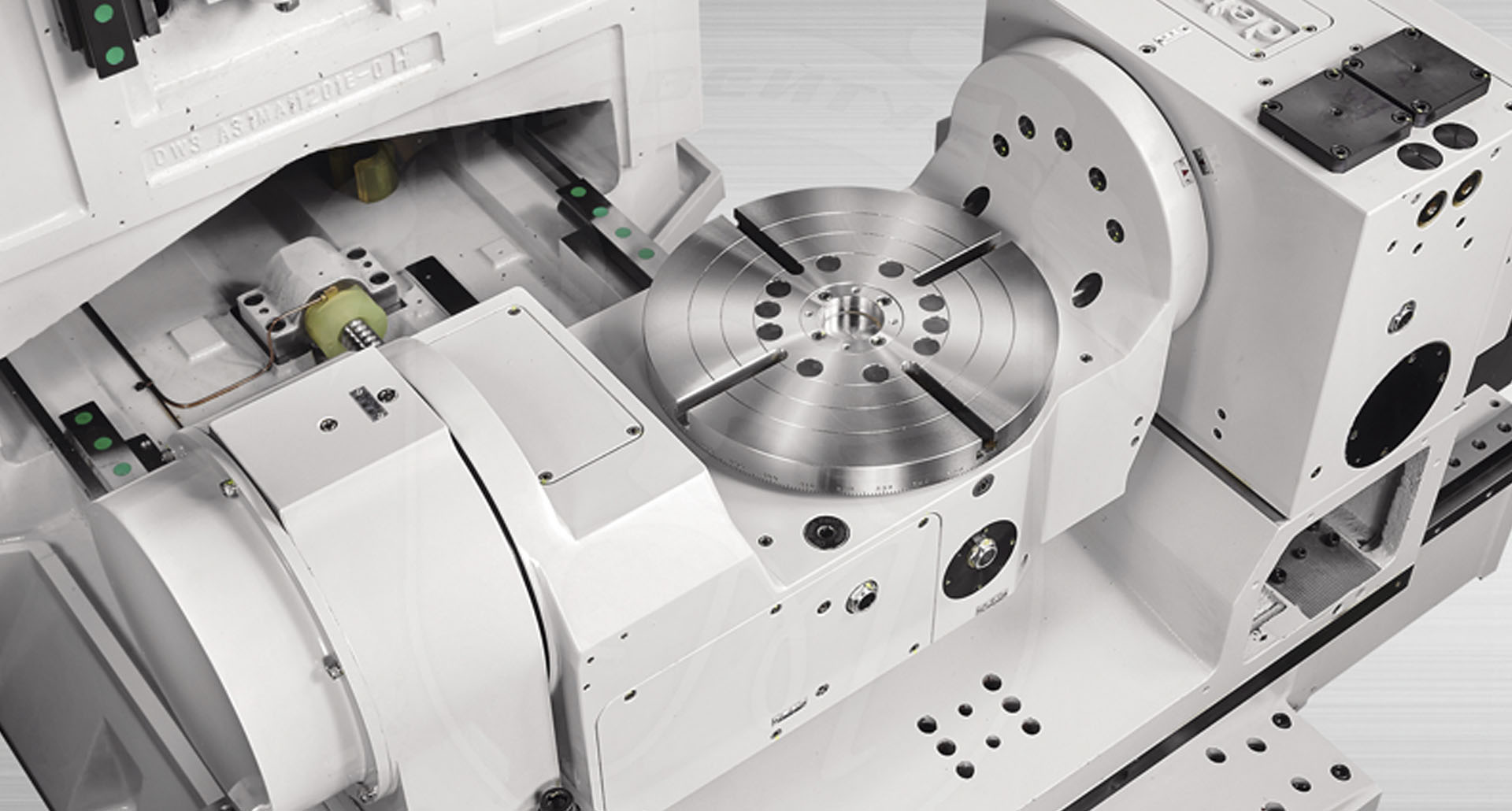 Пятиосевые центры применяются в медицине, автомобилестроении, дизайне