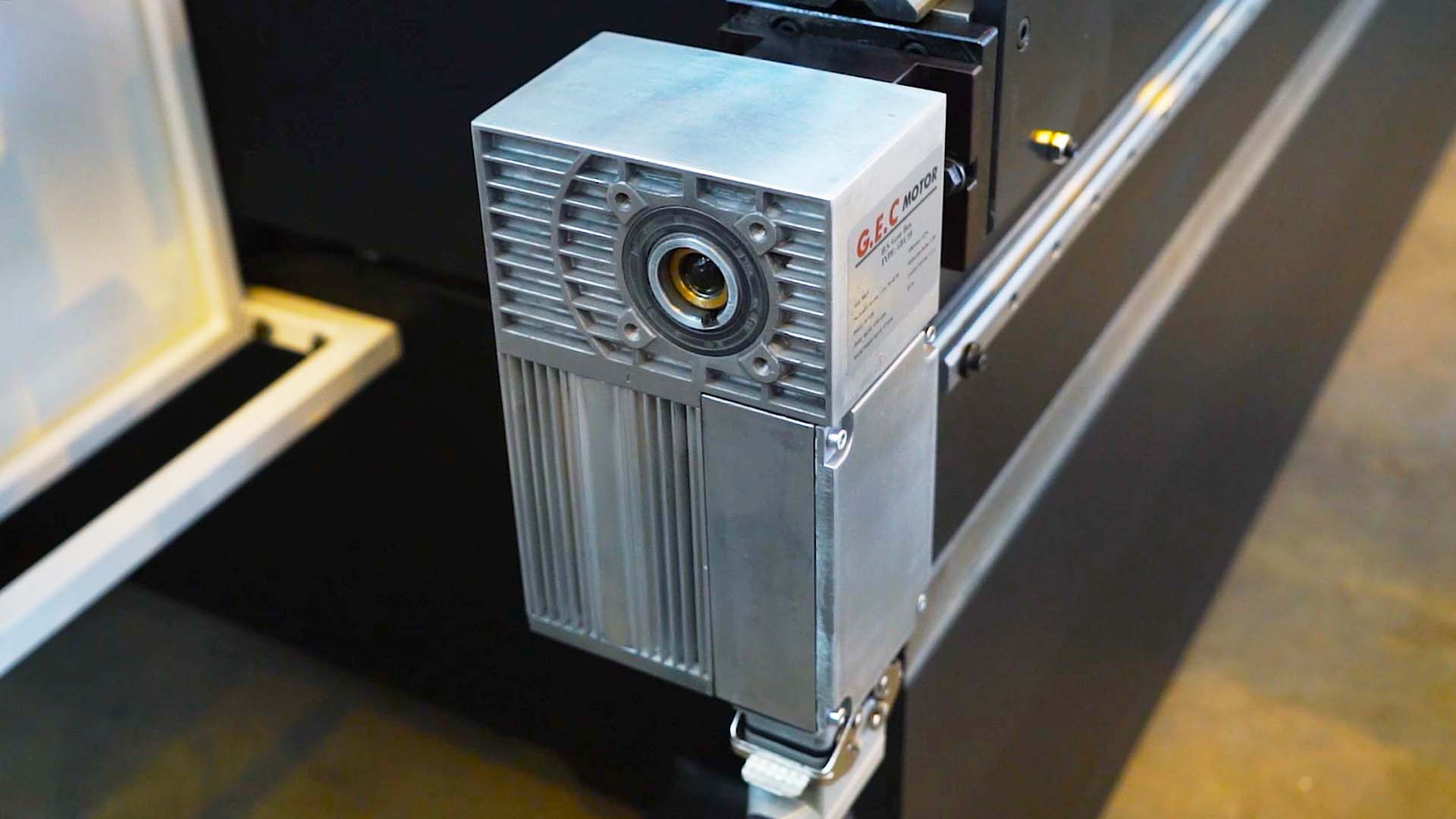 Система бомбирования используется на моделях с рабочей длиной 2 и более метров