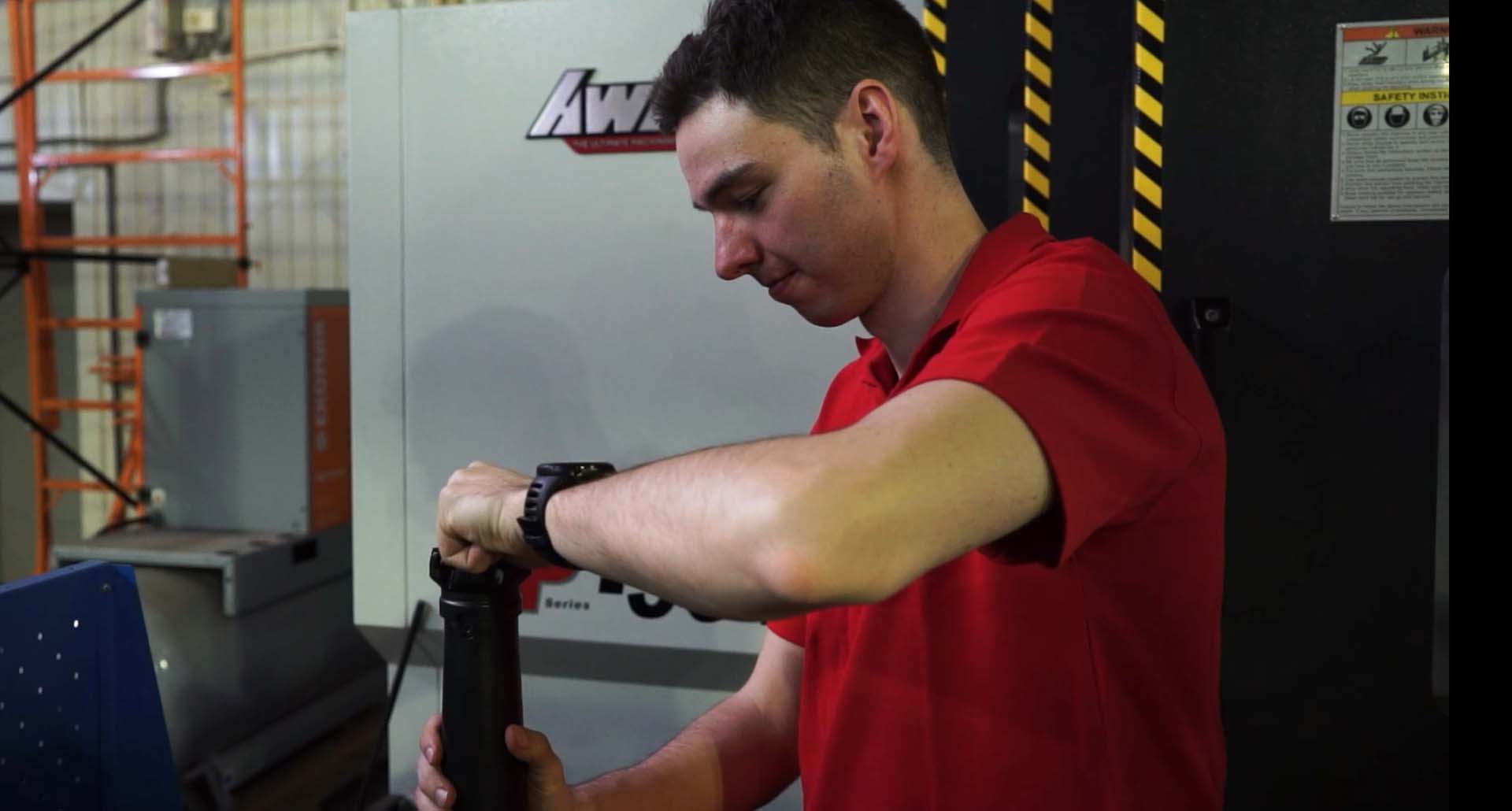 Инструмент должен быть надежно закреплен