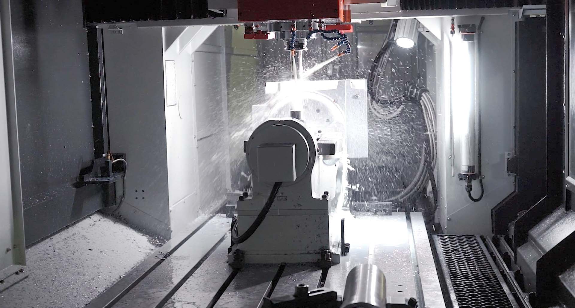 ЧПУ Fanuc в автоматическом режиме позволяет управлять вспомогательными устройствами