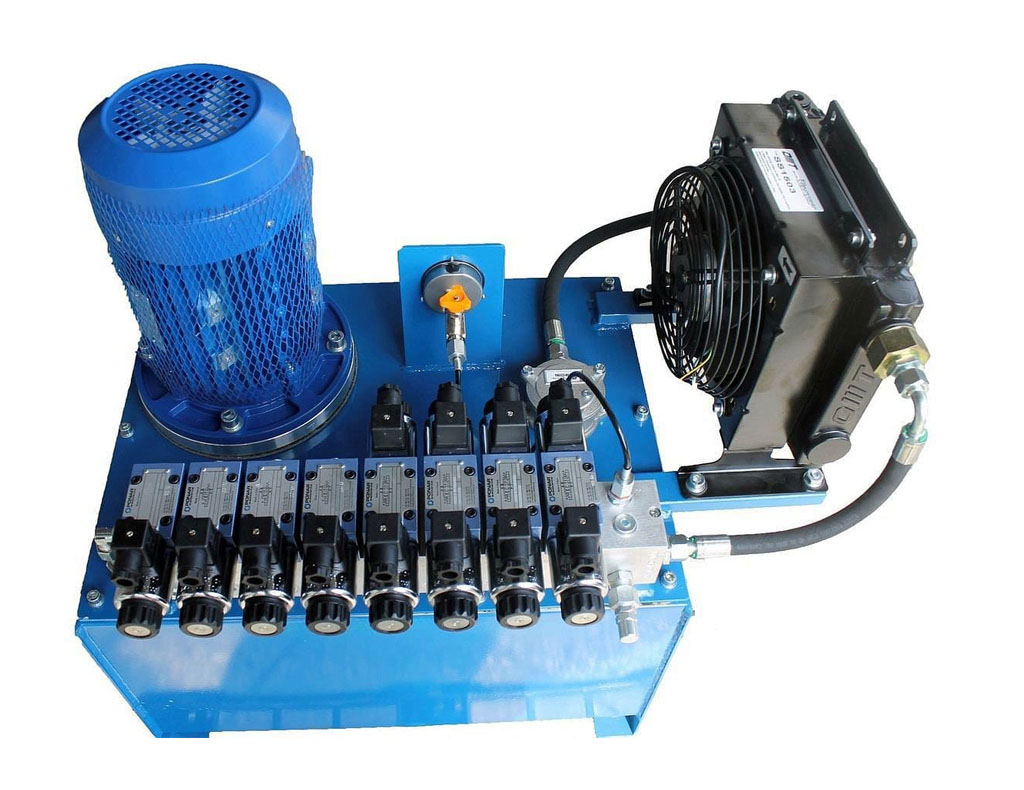 проверка работоспособности и наличия утечек у всех гидравлических и пневматических систем;